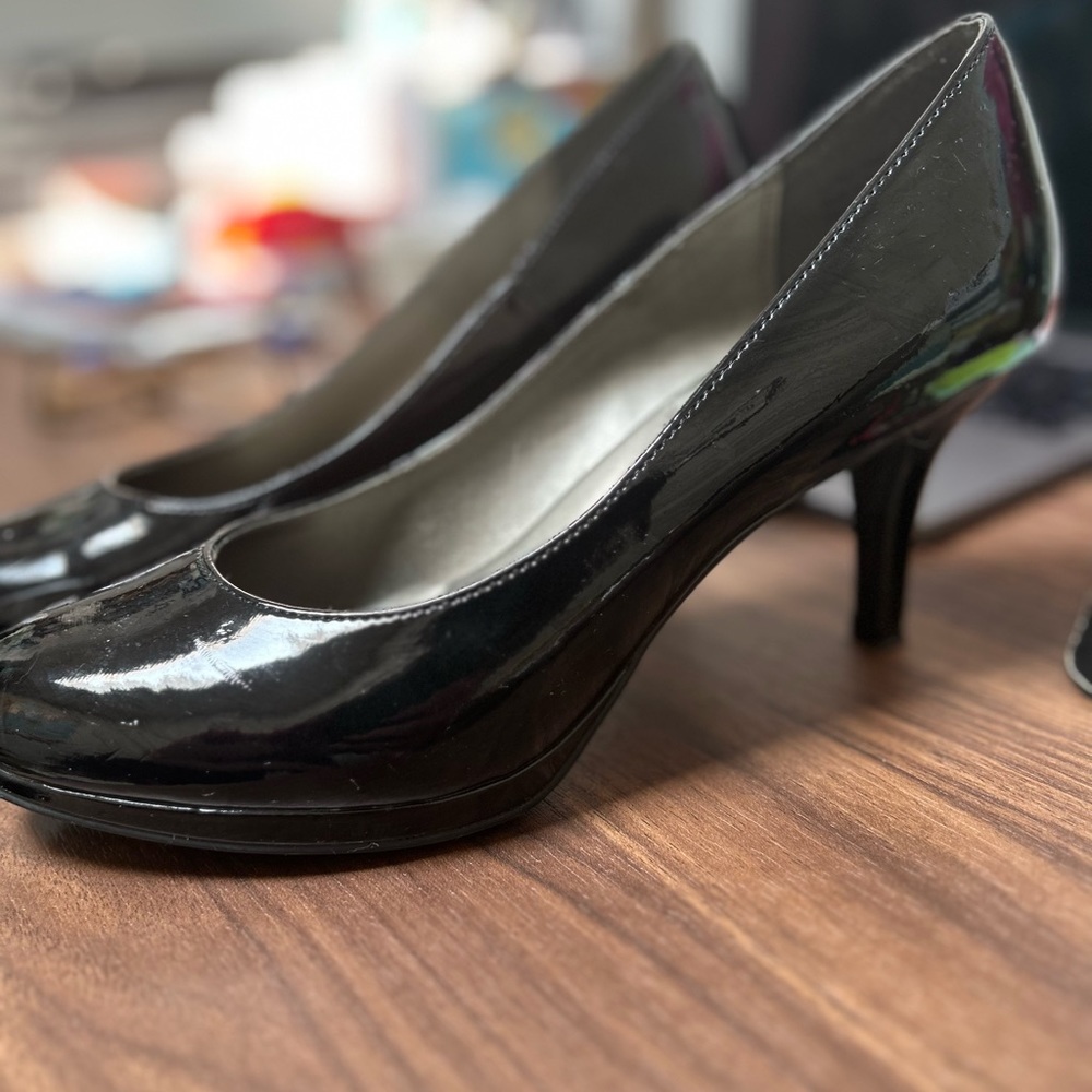 Black patent pumps